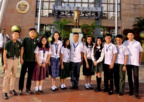 Category:Schools in Muntinlupa .